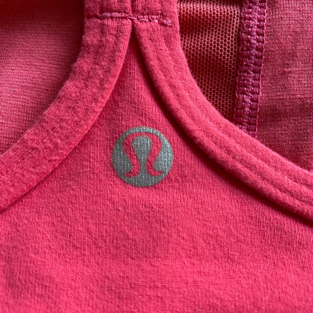 Gently used lulu lemon tank with built in bra